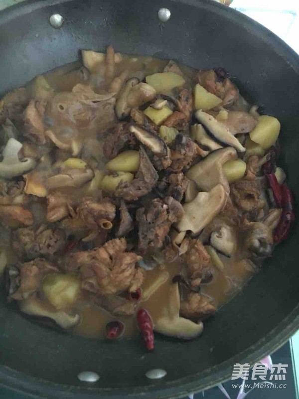 Chicken Stewed Mushroom Potato Chunks recipe