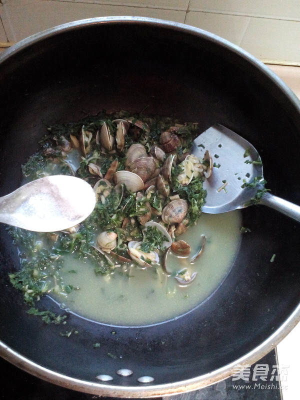 Shepherd's Purse and Clam Soup recipe