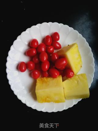Cherry Tomato Pineapple Juice recipe