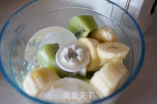 Kiwi Soy Milkshake recipe