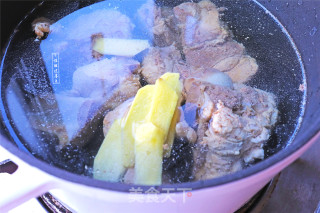 Lotus Root Pork Ribs Soup recipe