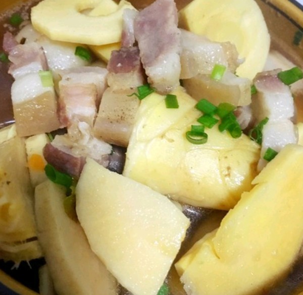 Two-color Radish and Bacon Soup recipe