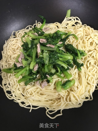 Stir-fried Noodles with Chopped Pork recipe