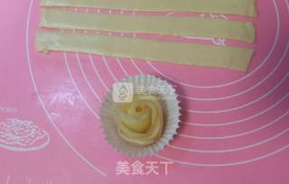 Roasted Apple Rosette Roll recipe
