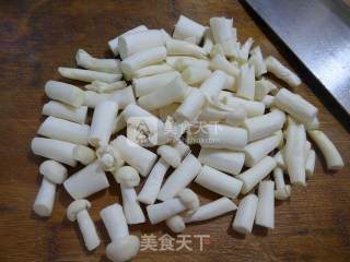 Stir-fried Seafood Mushroom recipe