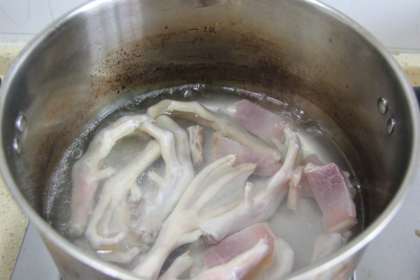 Duck Feet, King Pleurotus and Clam Soup recipe