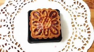 Mooncakes with Egg Yolk and Lotus Seed Paste recipe