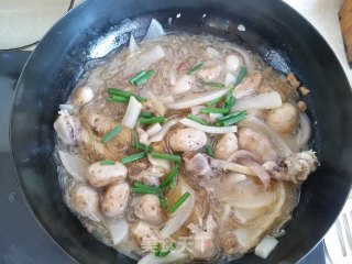 Stewed Vermicelli with Taro and Radish recipe