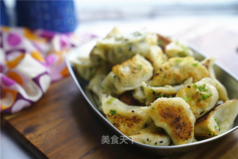 Pan-fried Quick-frozen Dumplings recipe