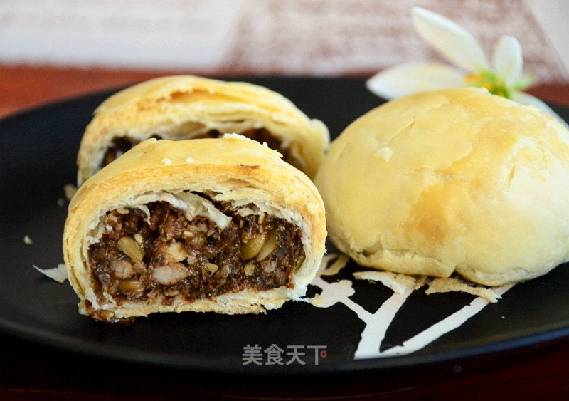 #新良第一节婚纱大赛#prune Dried Vegetables and Pastry Moon Cakes recipe