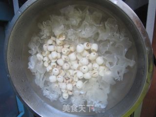 Lanxiangzi Tremella Lianzi Geng recipe