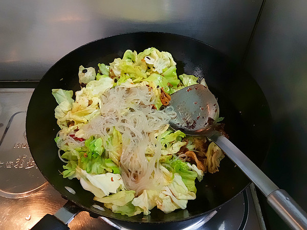 Stir-fried Vermicelli with Cabbage recipe