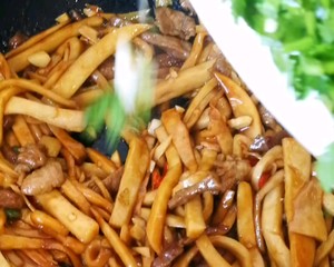 Stir-fried Shredded Pork with Pleurotus Eryngii recipe