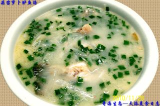 [autumn and Winter Green Shield] "garlic Seed Carrot and Sea Bass Soup" recipe