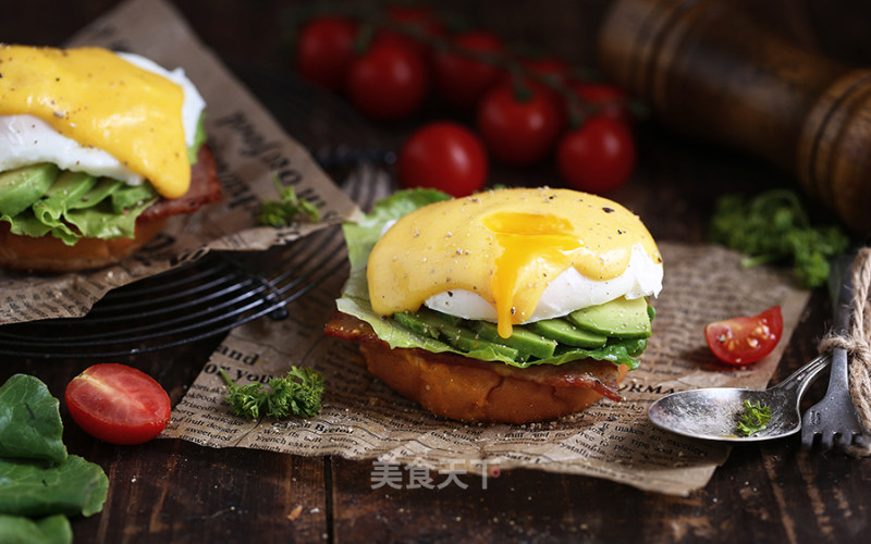 This Juicy Egg Benedict is A Breakfast that Combines Nutrition and Beauty recipe