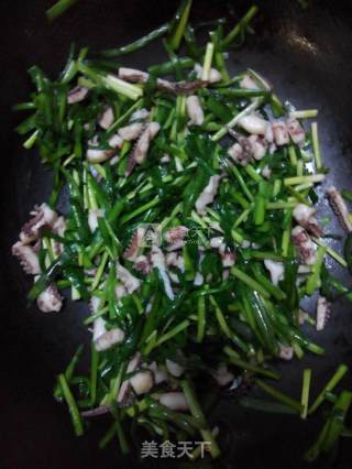 Fried Squid with Chives recipe