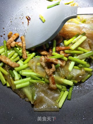 Stewed Fenpi with Garlic Moss recipe