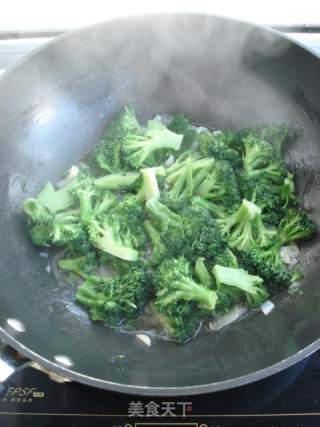 Stir-fried Ham with Broccoli recipe