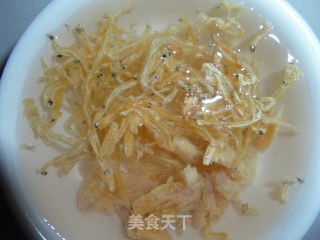 A Feast of Spring-whitebait Simmering Bitter Chrysanthemum recipe