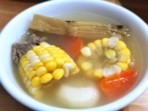 Bamboo Cane, Horseshoe and Pork Bone Soup recipe