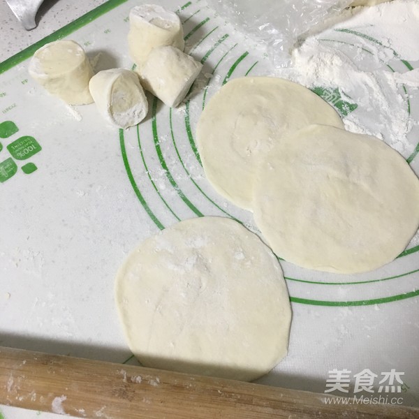 Gluttonous Shepherd's Purse Steamed Buns recipe