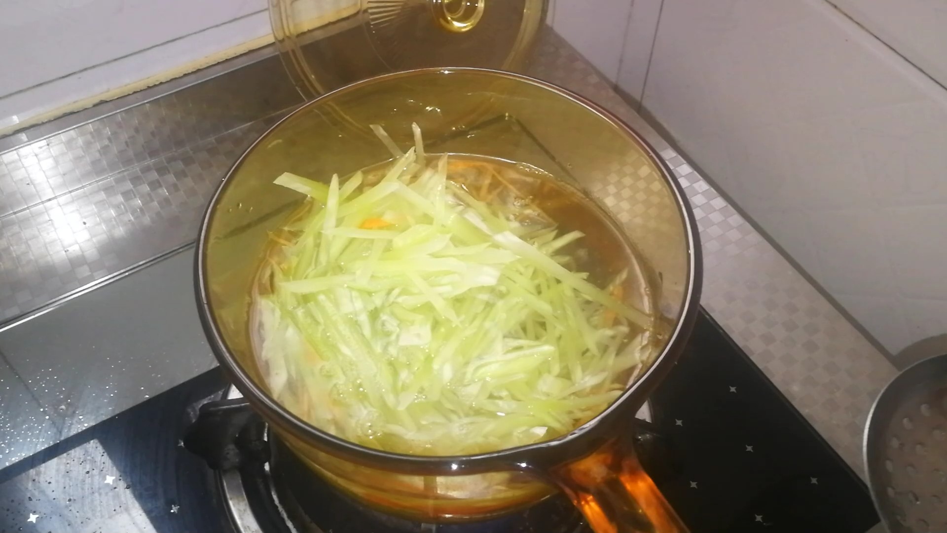 Shredded Lettuce with Shrimp Paste recipe