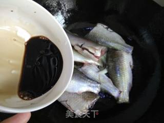 Braised Small Crucian Carp in Sauce recipe