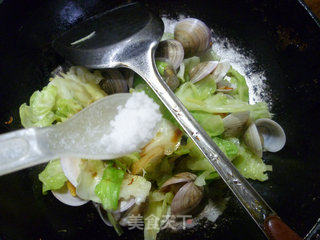 Stir-fried Clams with Cabbage recipe