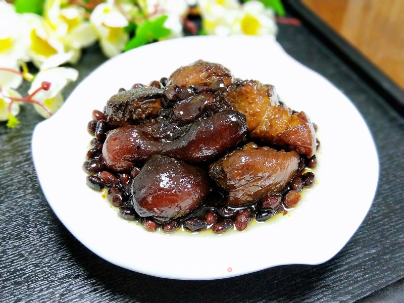 Stewed Pork Trotters with Black Beans recipe