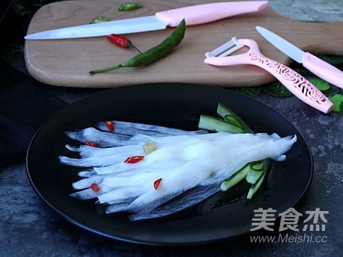 Hot and Sour Radish Slices recipe