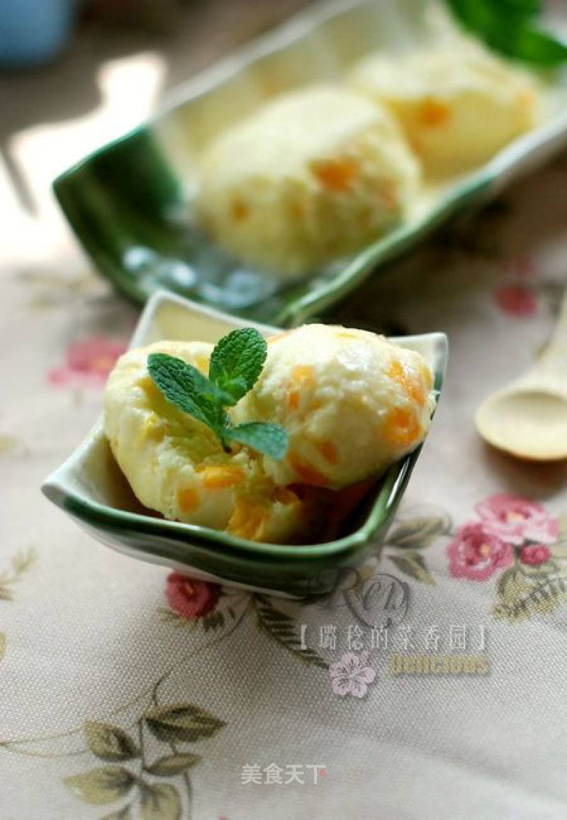 Sweet and Sour, Yet Fragrant on The Cheeks [yogurt and Mango Ice Cream] recipe