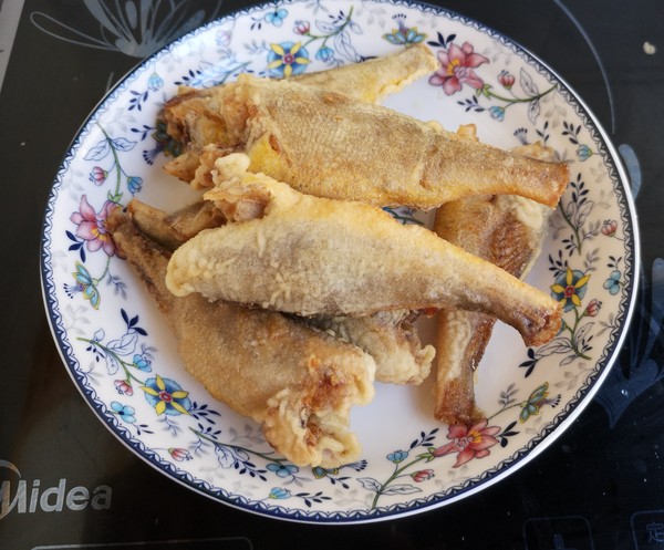 Fried Small Yellow Croaker recipe