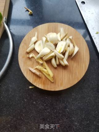 Stir-fried Yellow Cabbage recipe