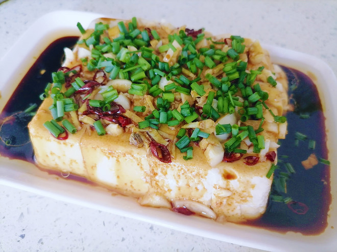 #夏快手菜# Tofu with Cold Lactone and Shallots recipe