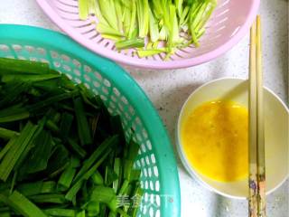 Fried Eggs with Garlic recipe