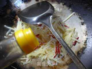 Hot and Sour Potato Shredded Bun recipe