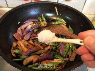 Sauce Stir-fried Eggplant Sword Beans#蛋plant# recipe