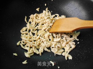 Shredded Chicken with Pine Nuts and Double Peppers recipe