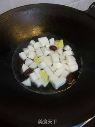 Boiled Black-boiled Chicken with Radish Tofu recipe