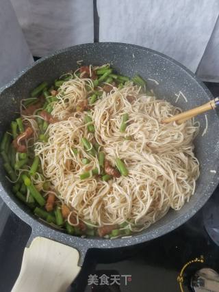 Braised Noodles with Long Beans recipe