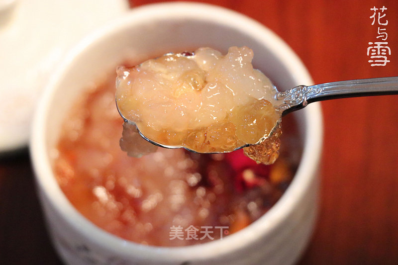 Stewed Hashima with Peach Gum Snow Swallow