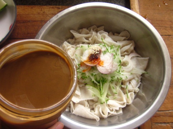 Cold Noodles with Sesame Sauce and Spicy Oil recipe