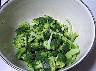 Scrambled Eggs with Broccoli recipe