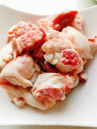 Braised Pork Trotters with Sauce recipe