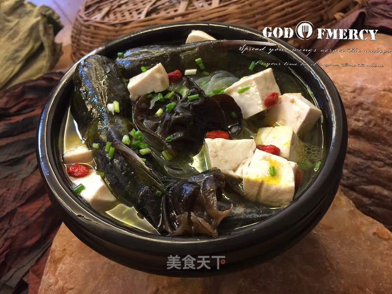 Childhood Delicacy--nutritious and Nourishing Stewed Yellow Catfish and Wolfberry Tofu Soup recipe