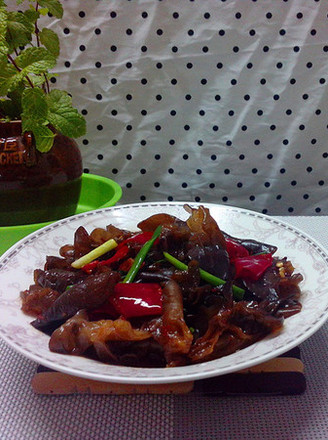 Stir-fried Fungus with Pickled Peppers