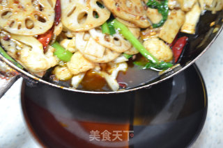 Assorted Vegetables in Fragrant Pot-self-fried Sauce is More Fragrant recipe