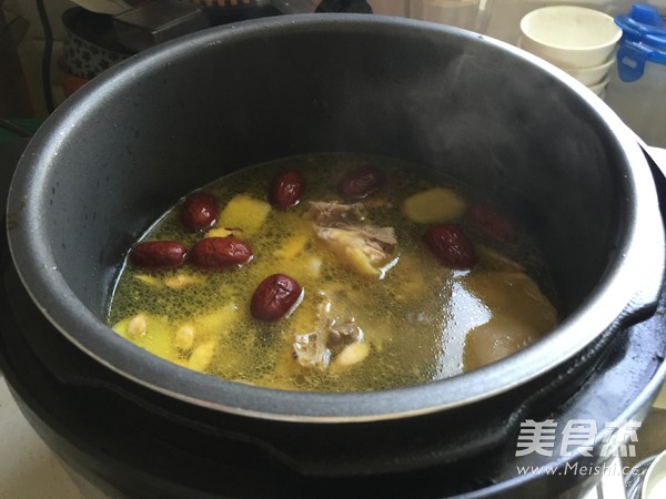 Astragalus and Red Date Chicken Soup recipe