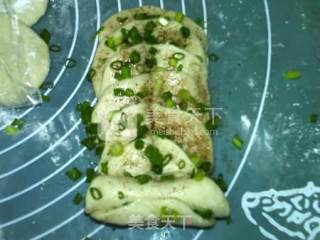 Salt and Pepper Scallion Rose Roll recipe