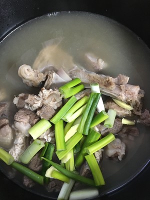 "clean Stewed Lamb Soup" No Seasoning Pressure Cooker Version Stewed Lamb Scorpion, White Lamb Soup Suitable for Pregnant Women to Supplement Nutrition recipe